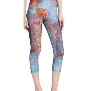 Onzie Big Bang Galaxy Space Yoga Capri Leggings Size M/L